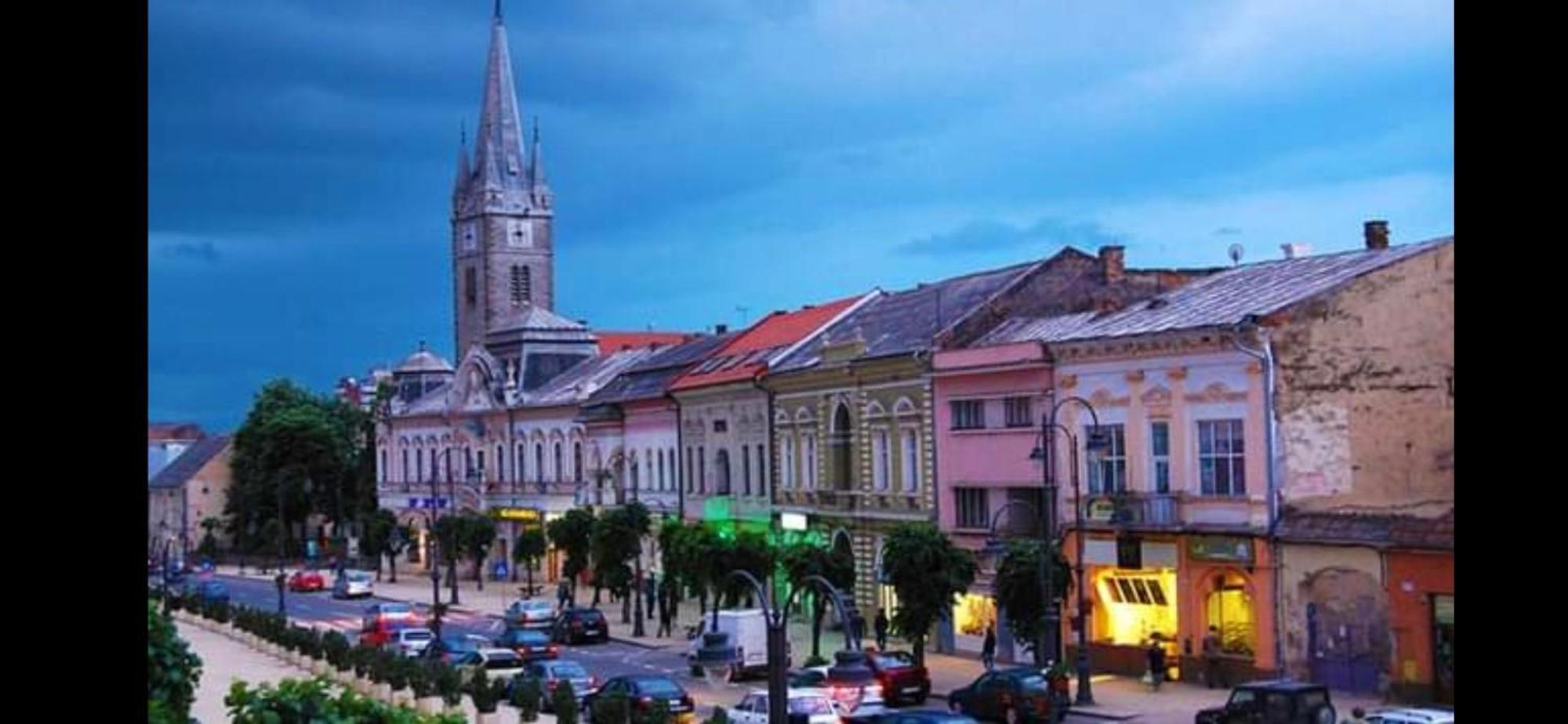 Deyinn Guest House Centrum Turda Ngoại thất bức ảnh